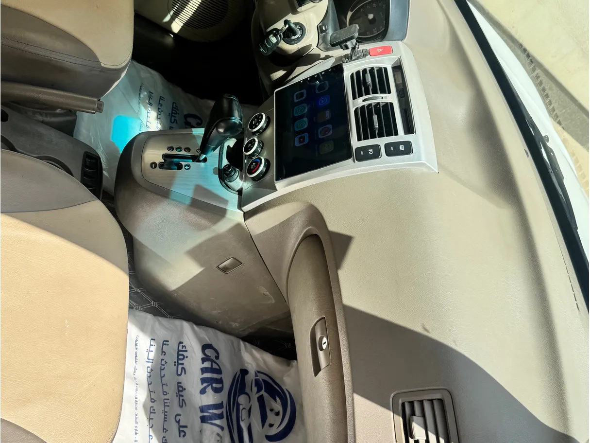 Car image 13