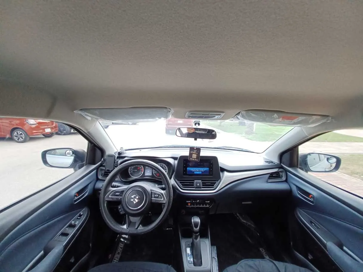 Car image 13