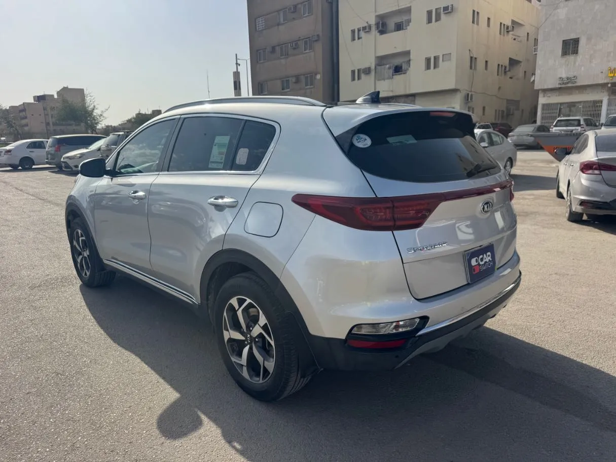 Car image 7