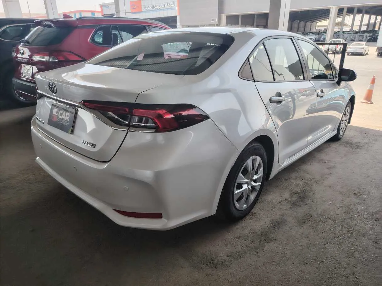 Car image 5