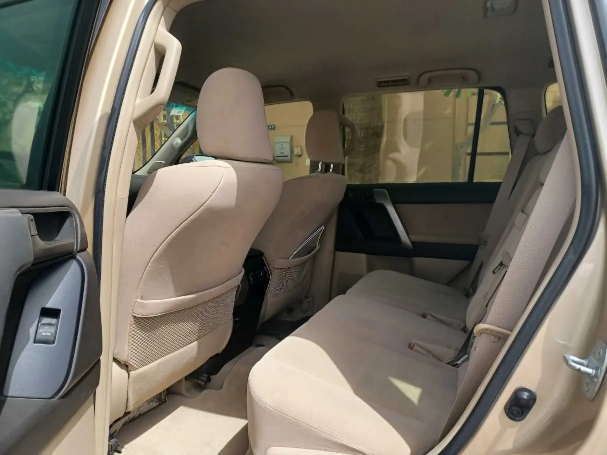 Car image 15