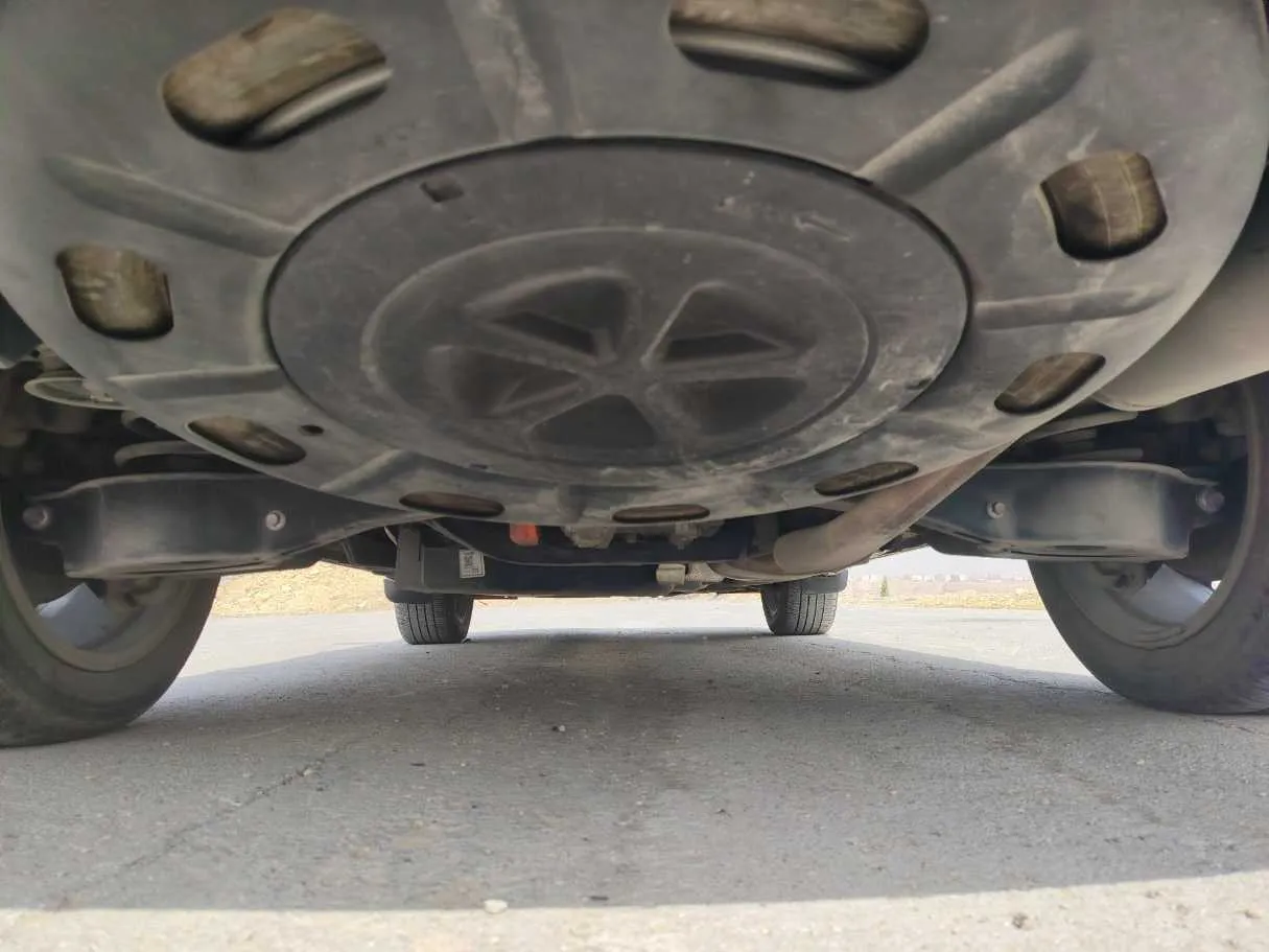 Car image 25