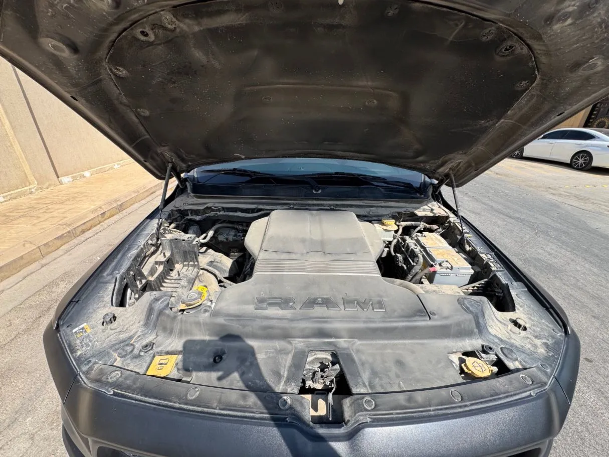 Car image 28