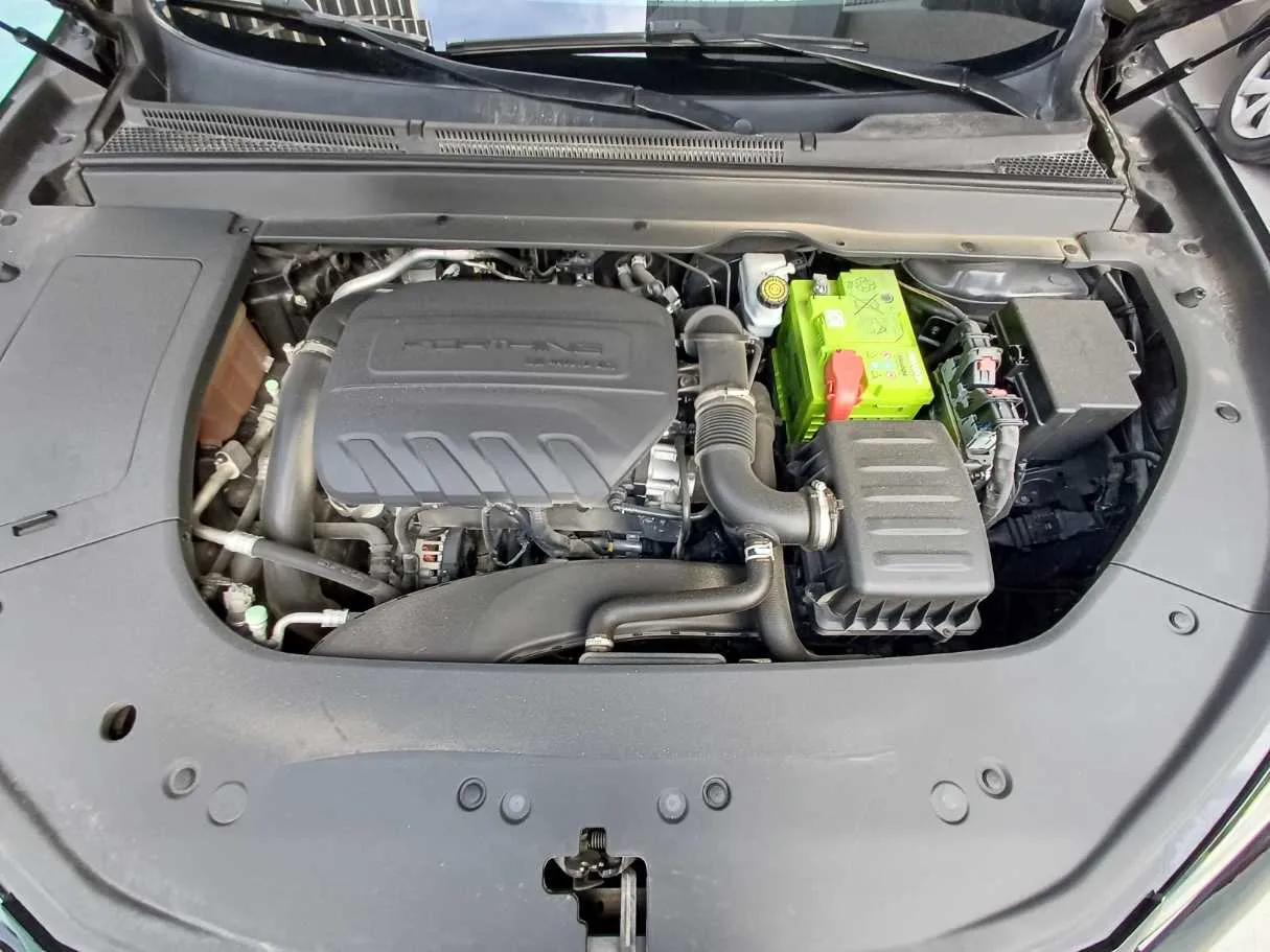 Car image 21