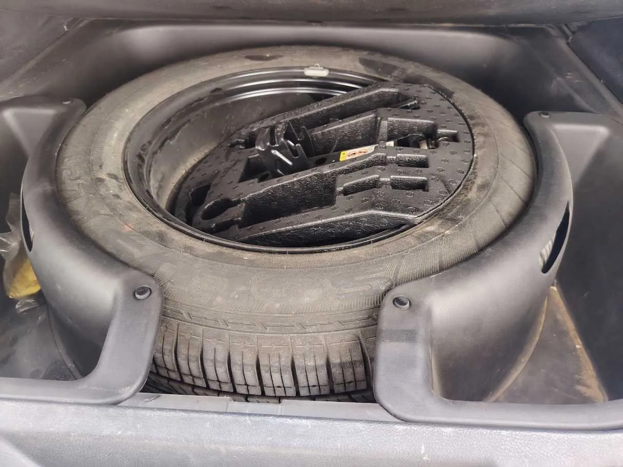 Car image 33
