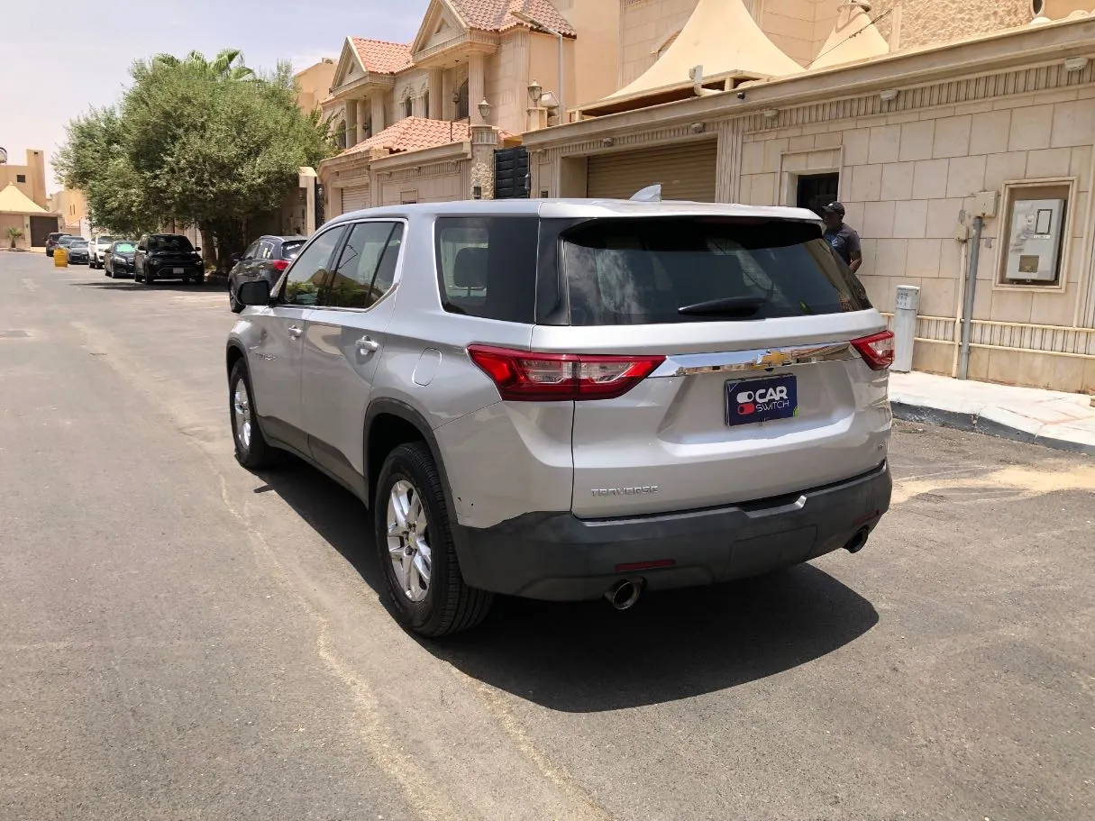 Car image 7