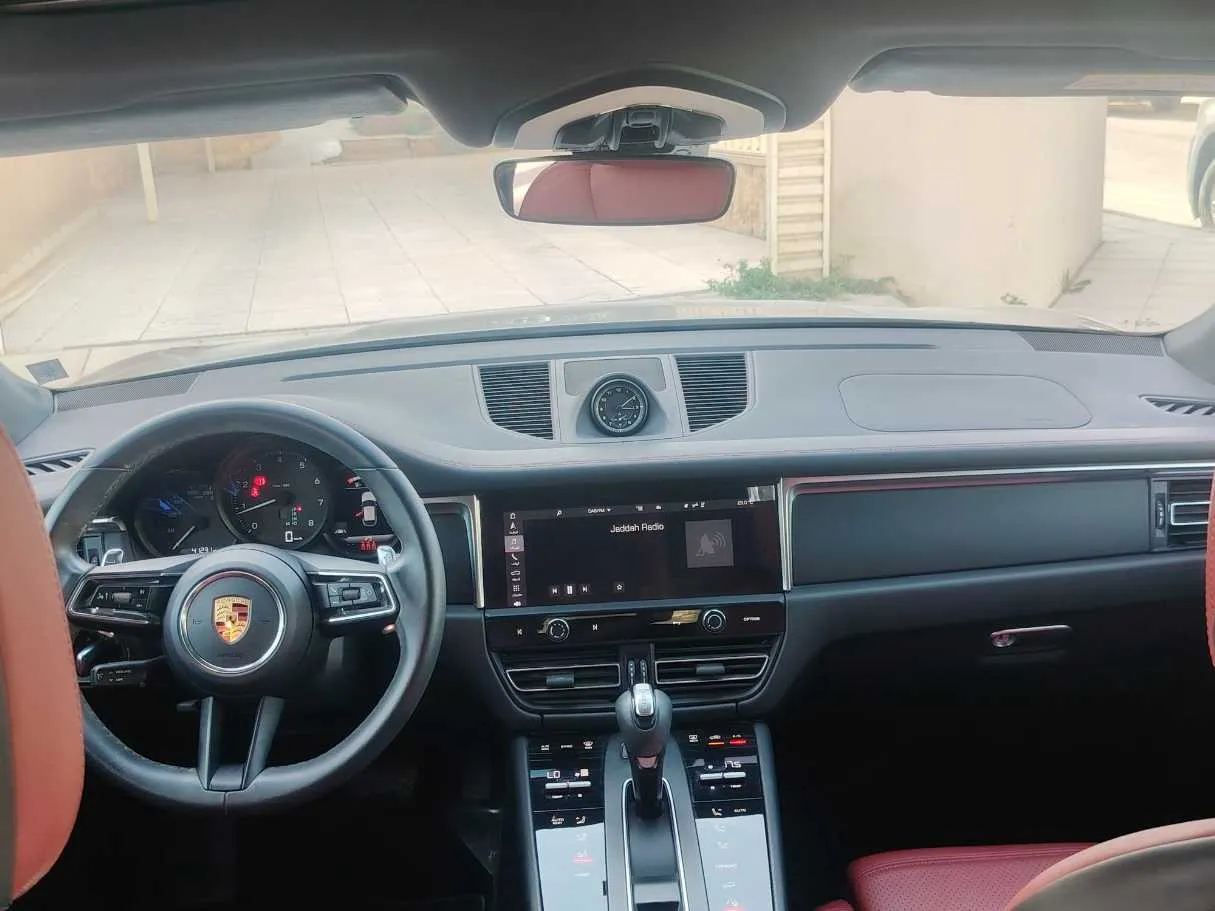 Car image 20