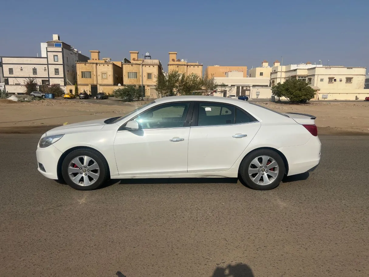 Car image 8