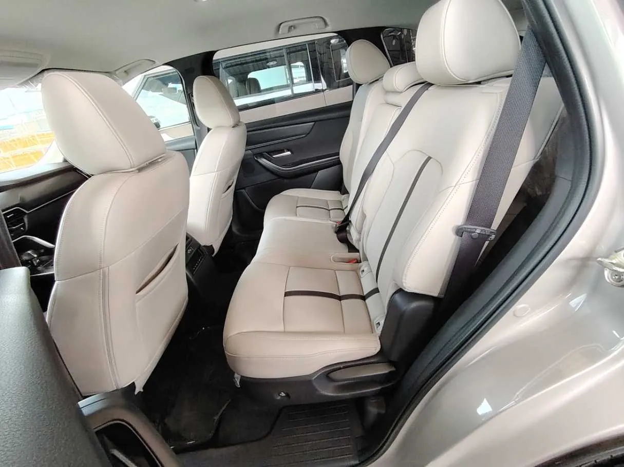 Car image 22
