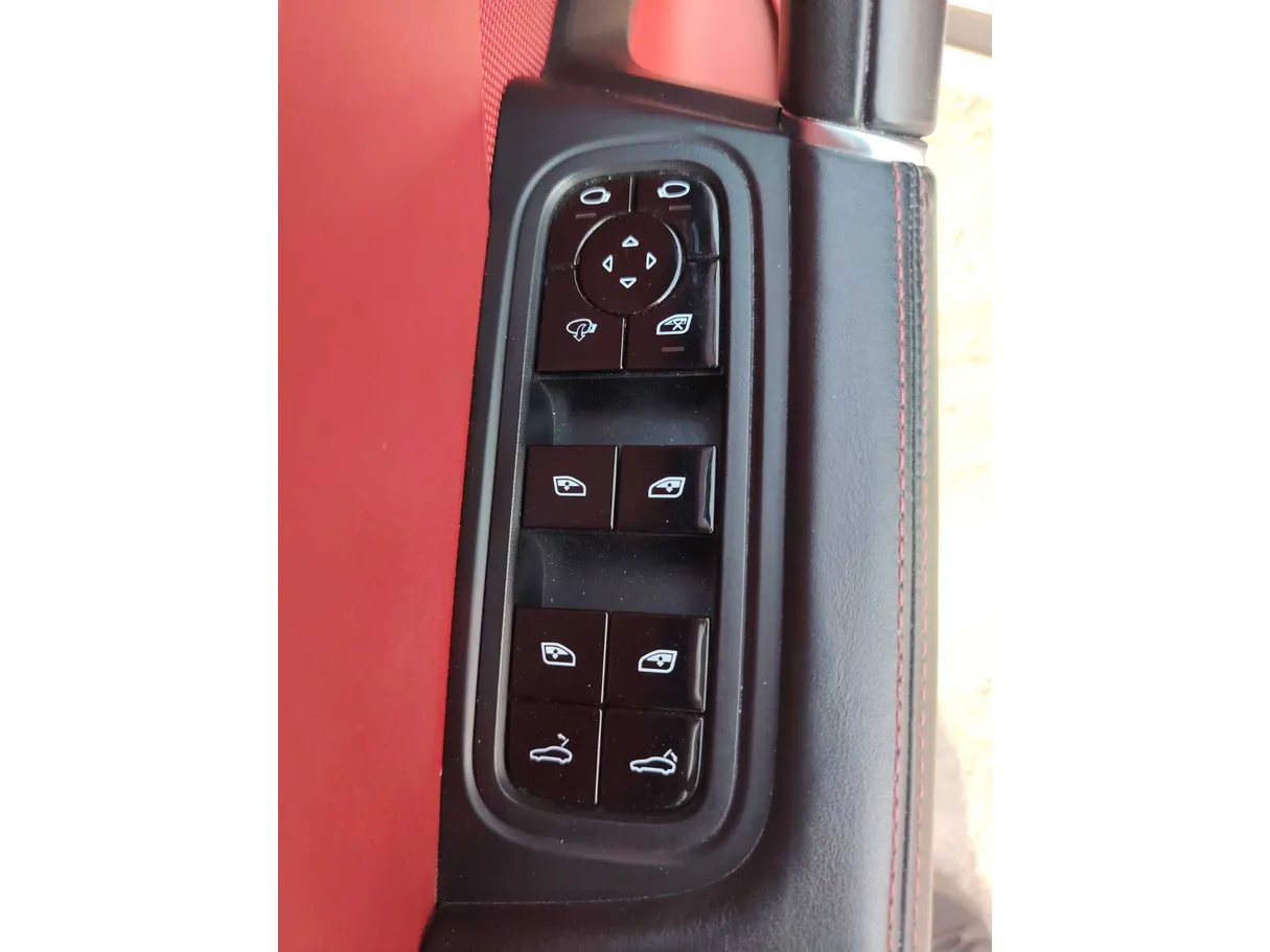 Car image 25