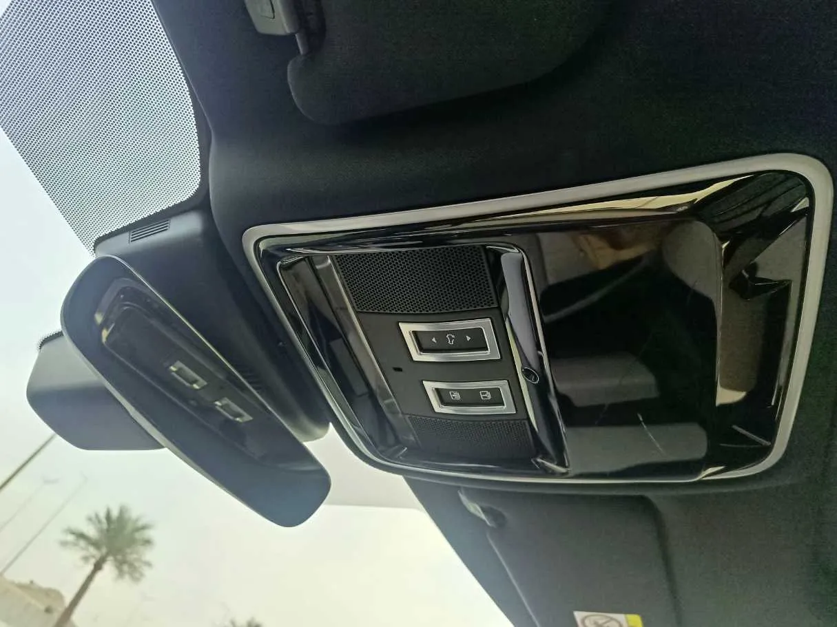 Car image 35