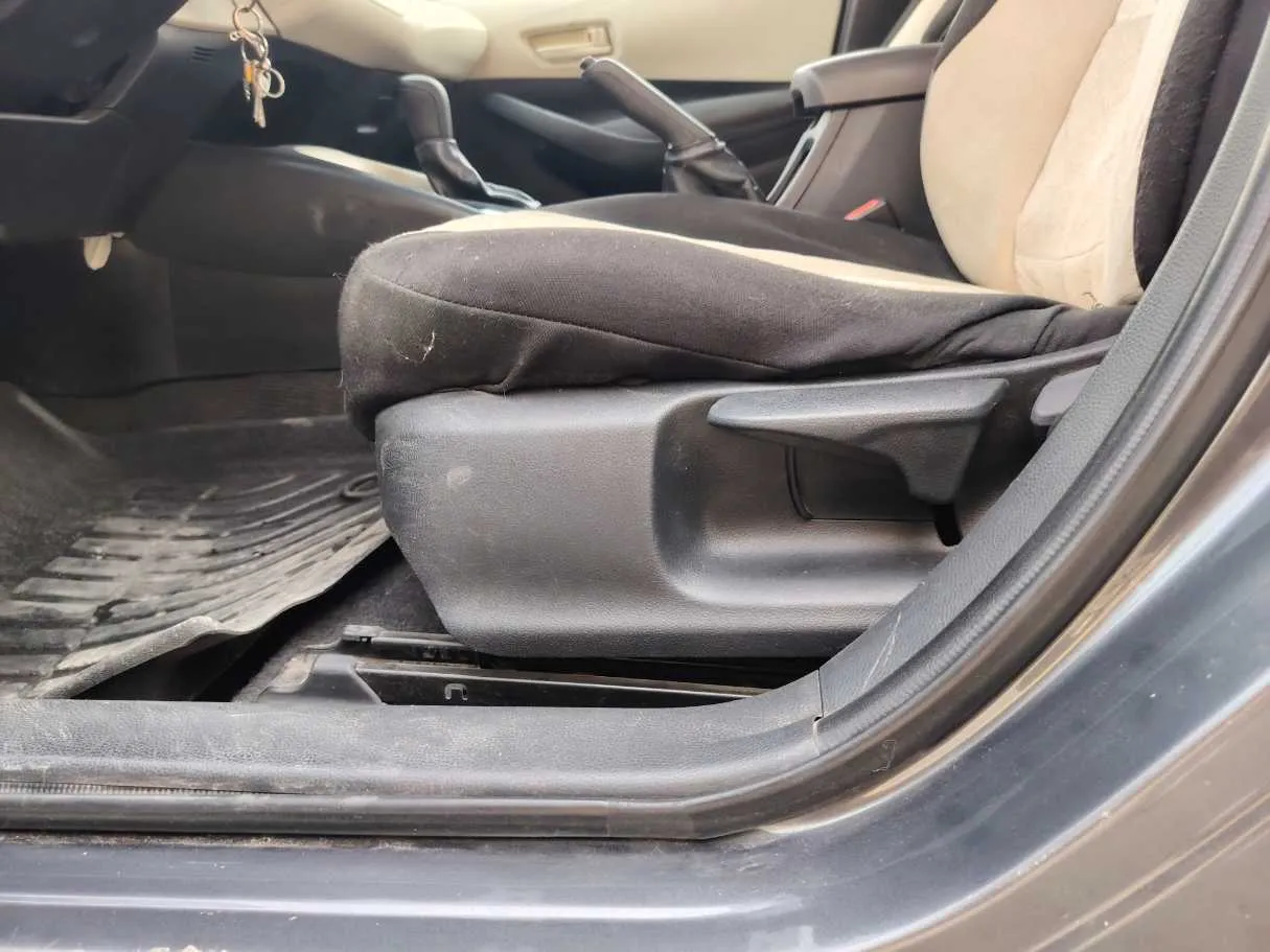 Car image 26