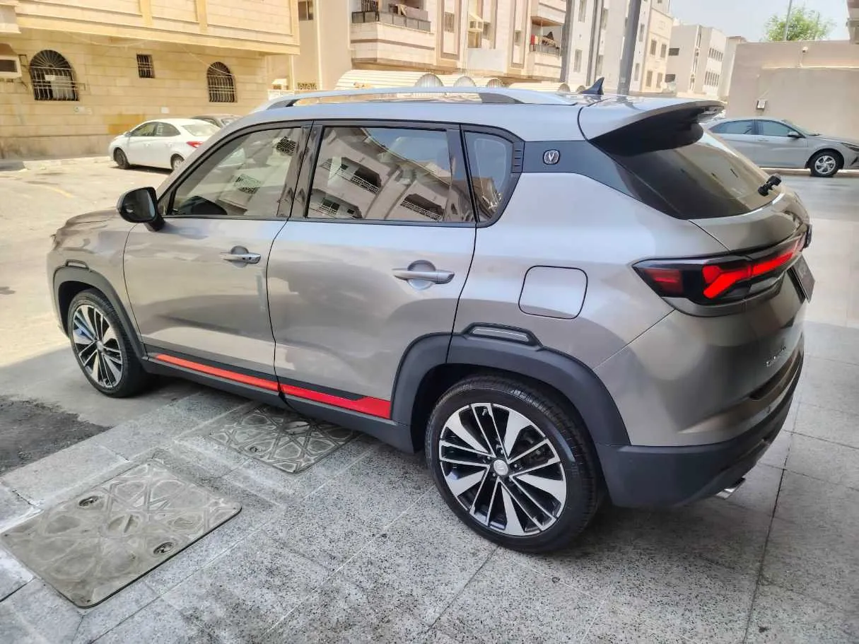 Car image 10