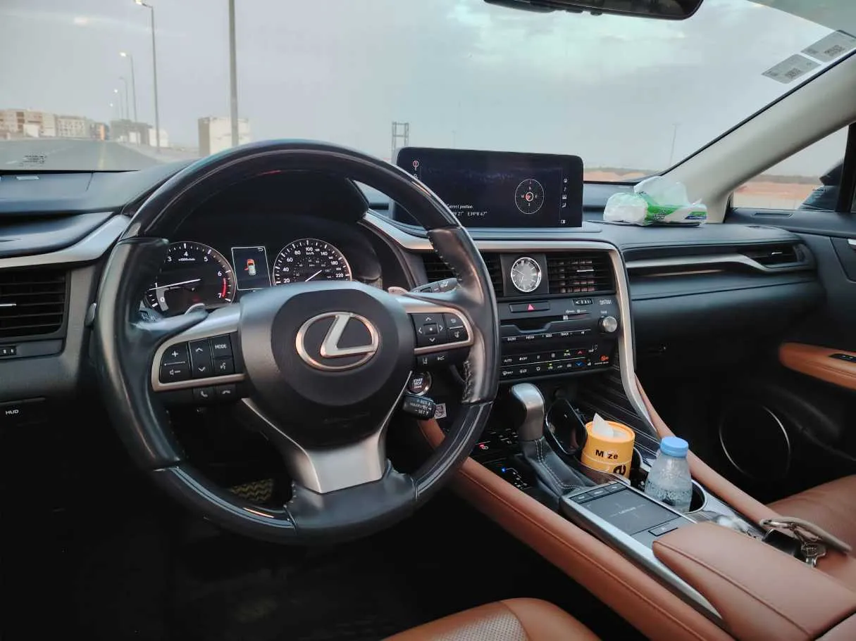 Car image 26