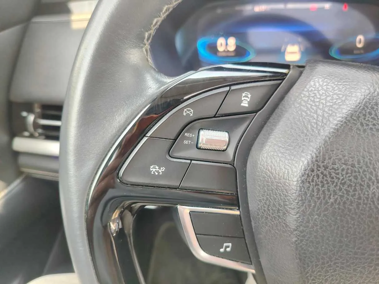 Car image 34