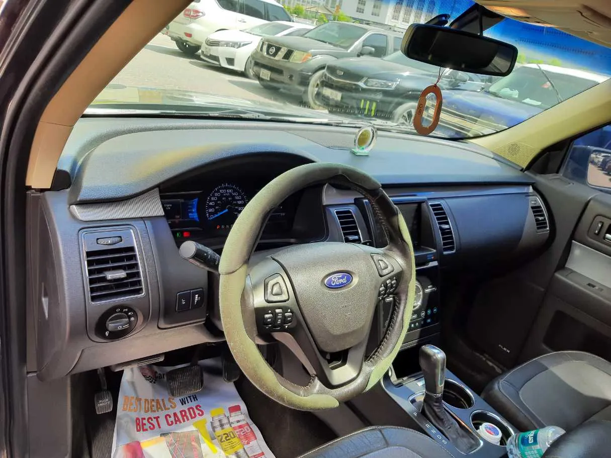 Car image 11