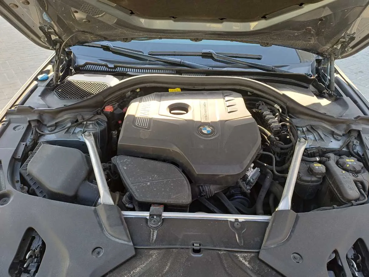 Car image 25