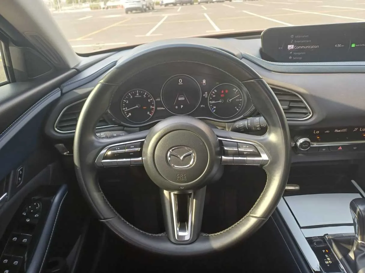Car image 26