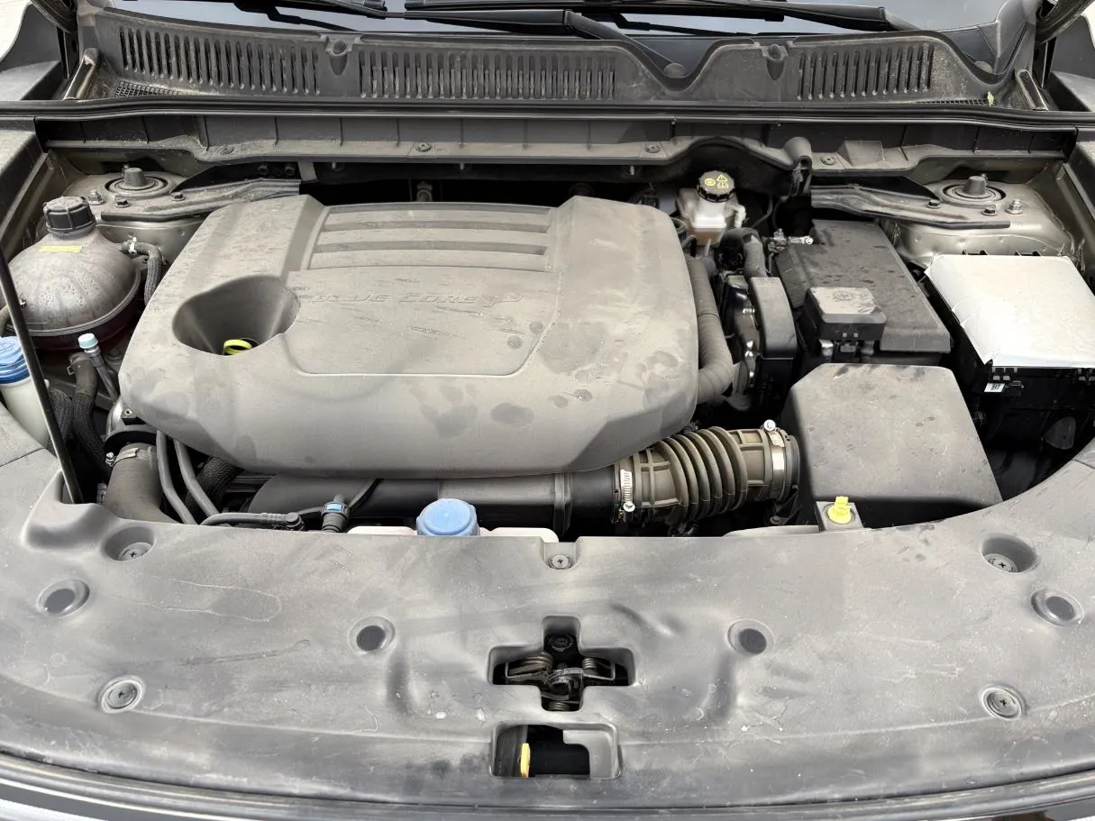 Car image 30