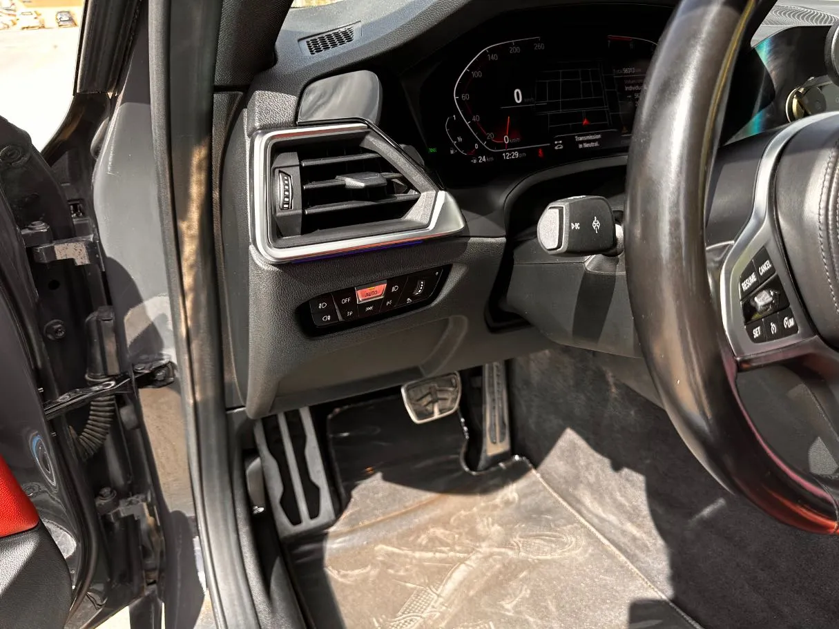 Car image 22