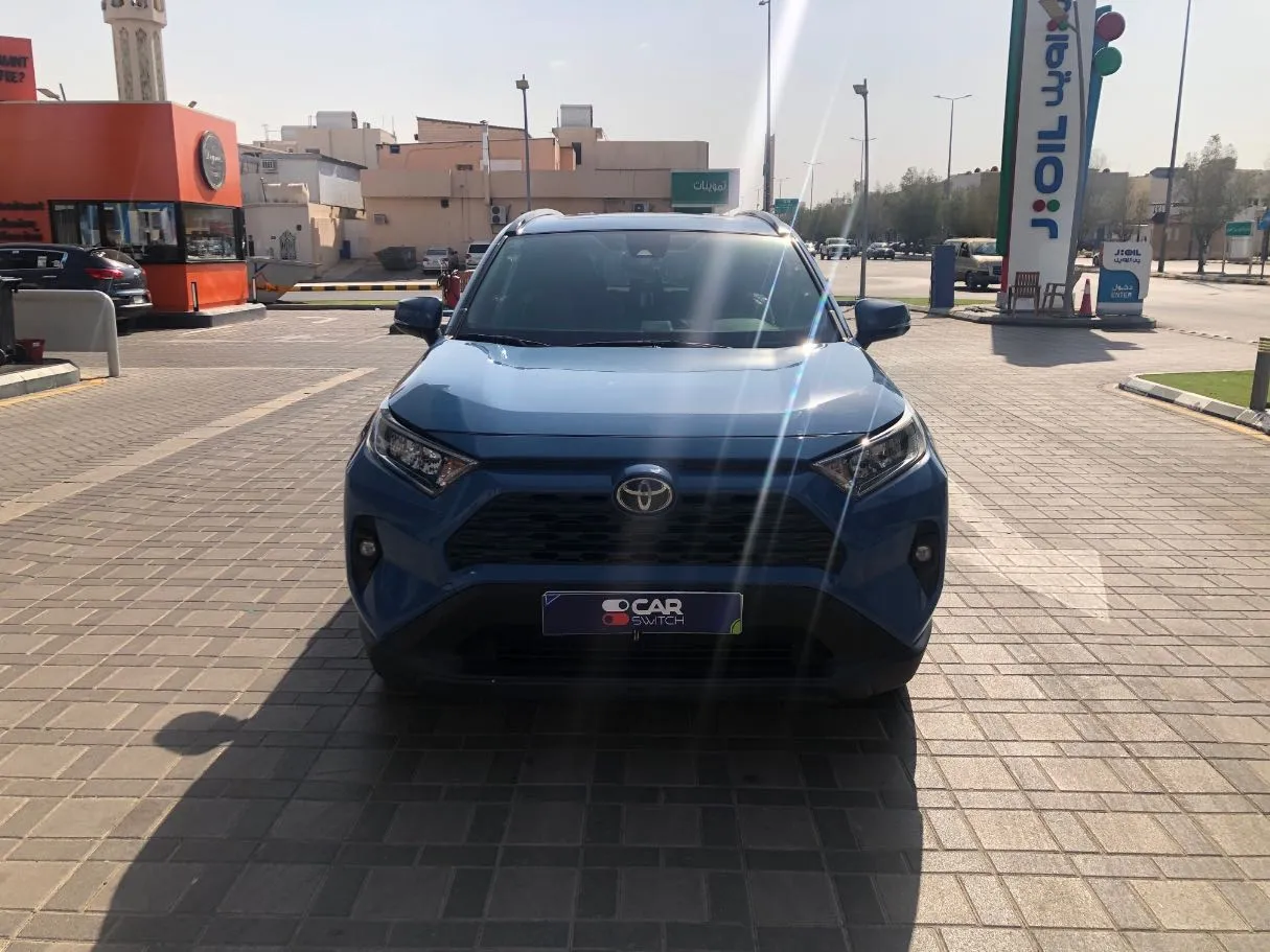Car image 2