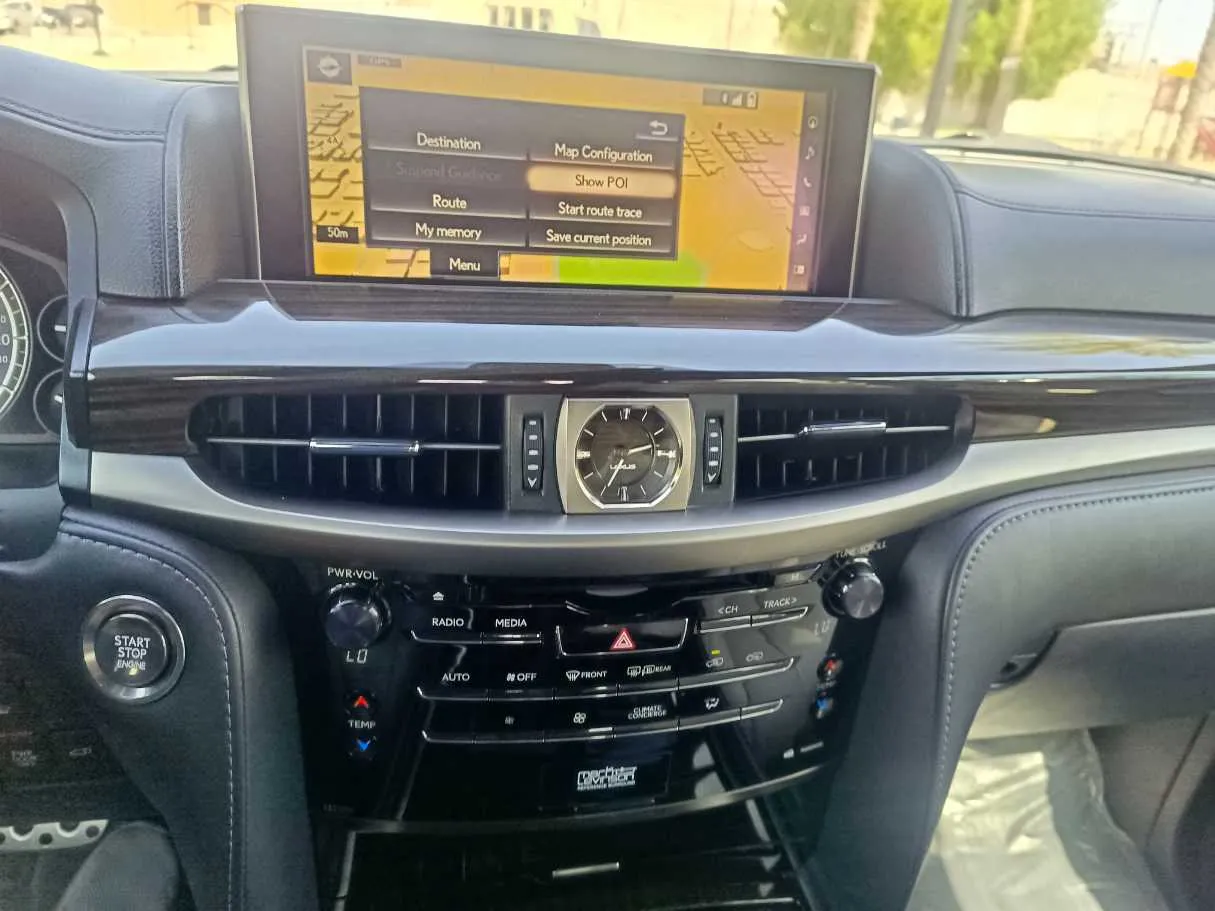 Car image 26
