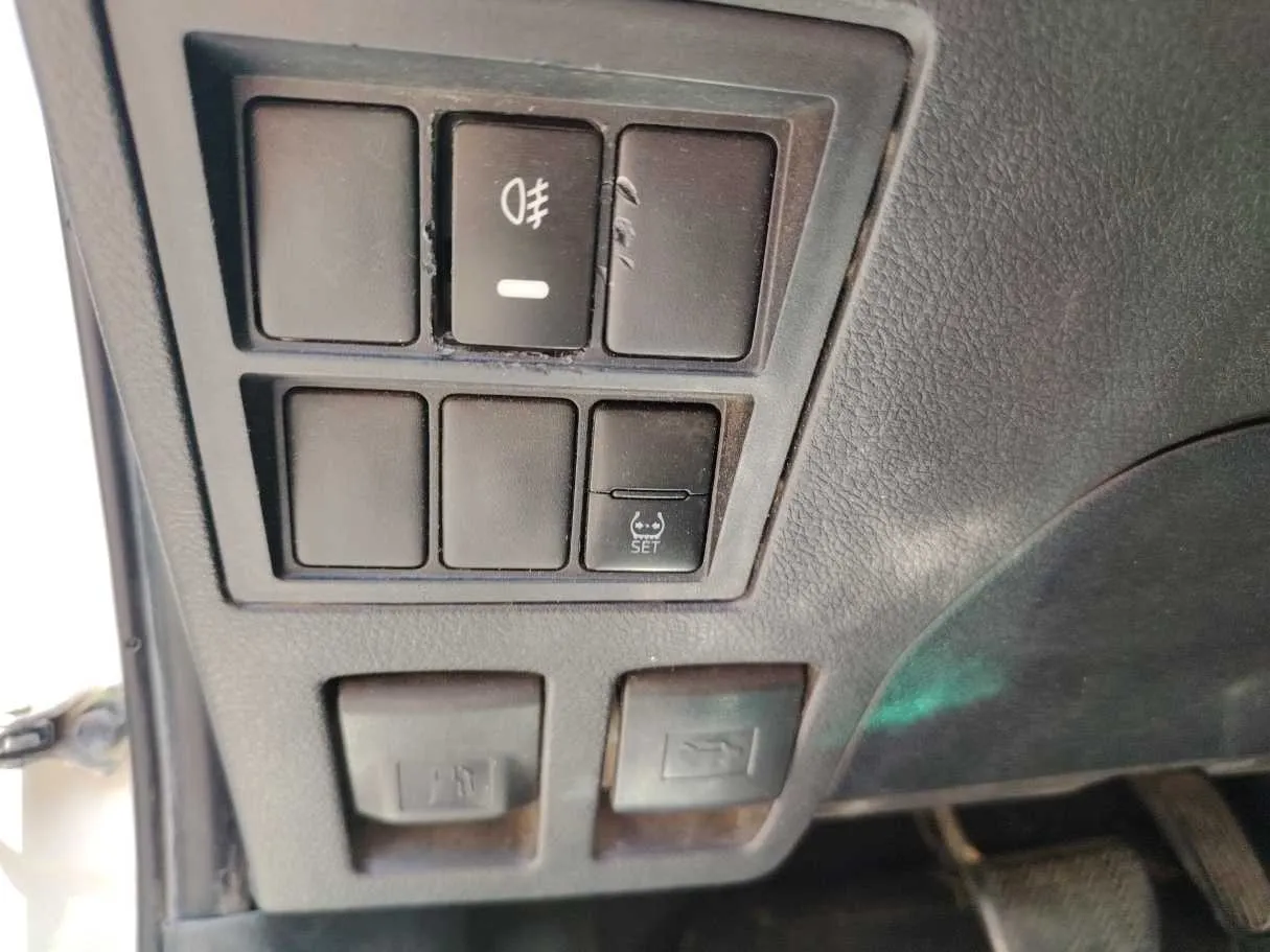 Car image 29
