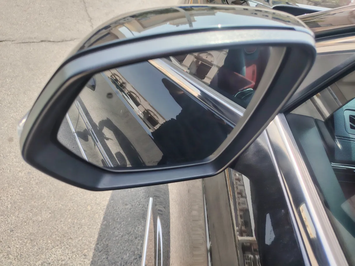 Car image 34