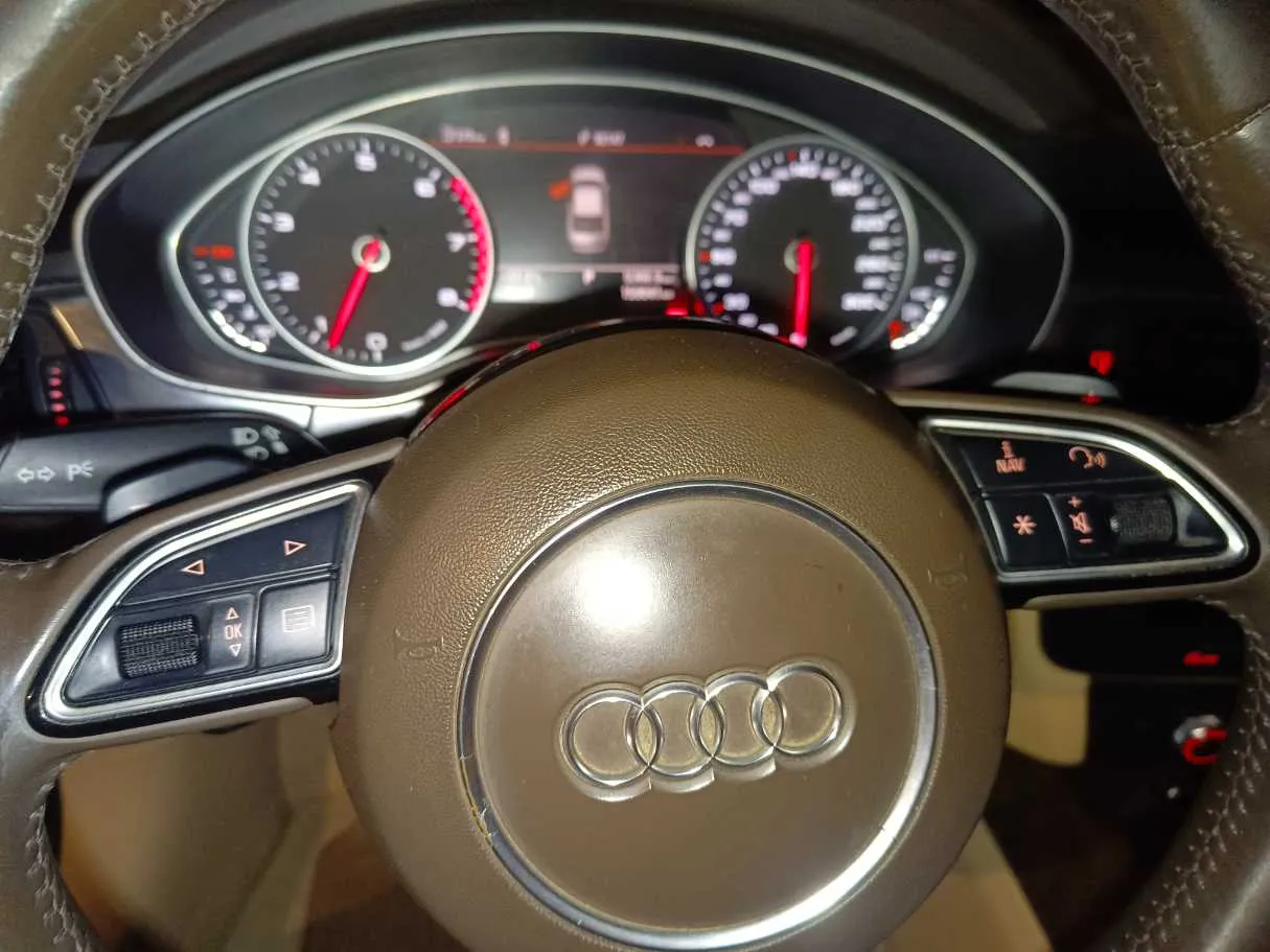 Car image 26