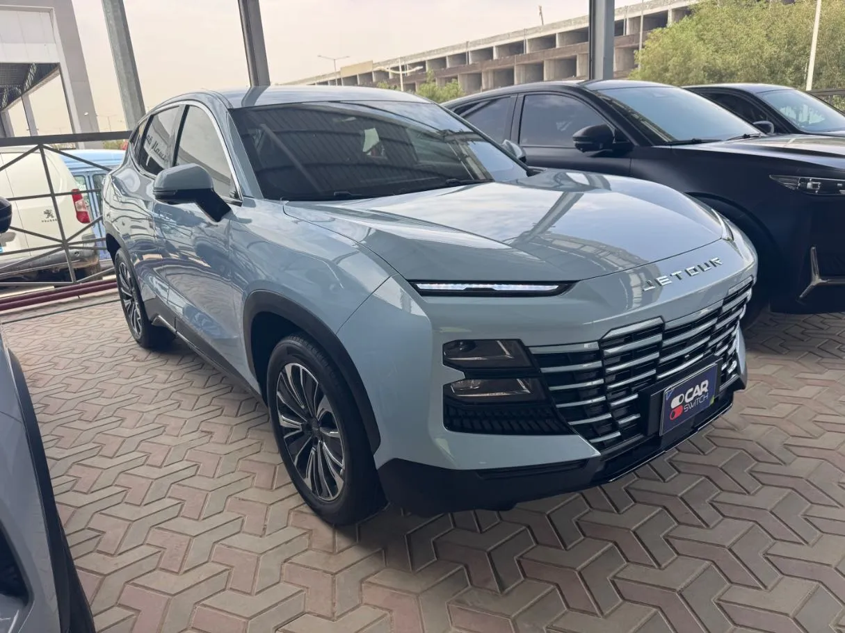 Car image 3