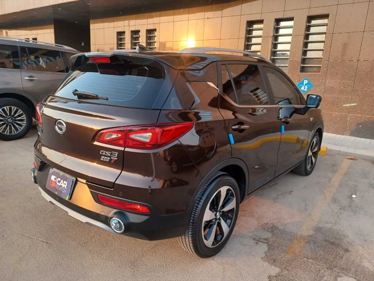 Car image 5