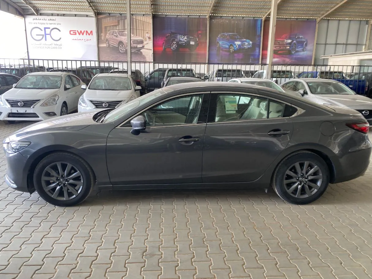 Car image 8
