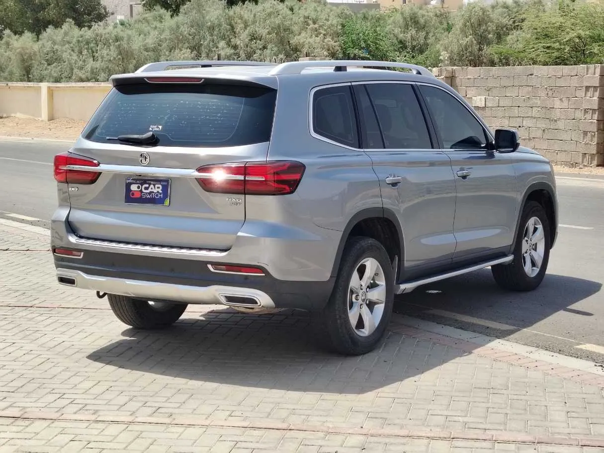Car image 5