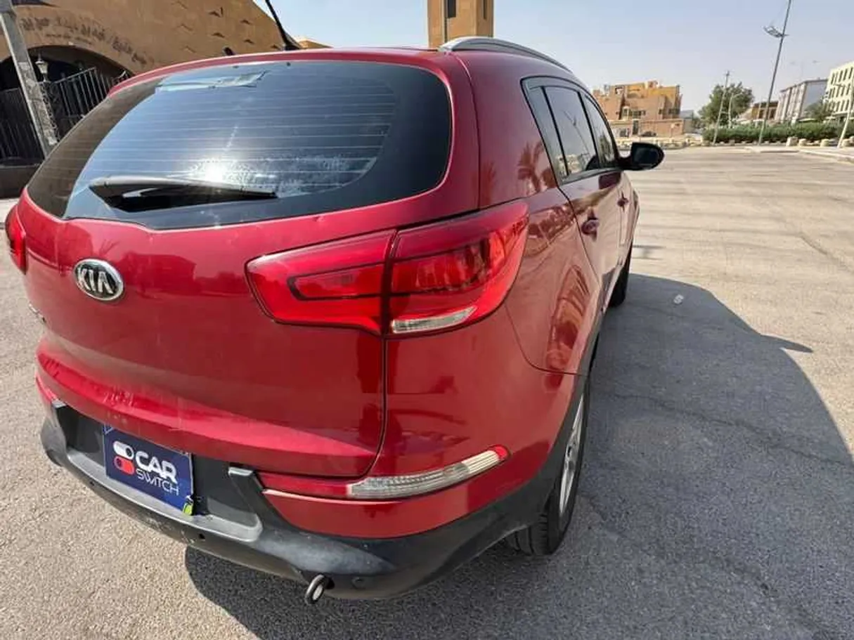 Car image 5