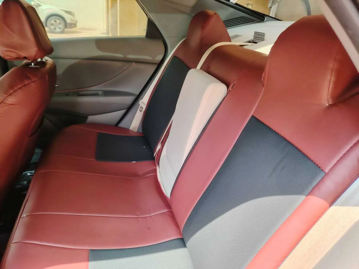 Car image 18