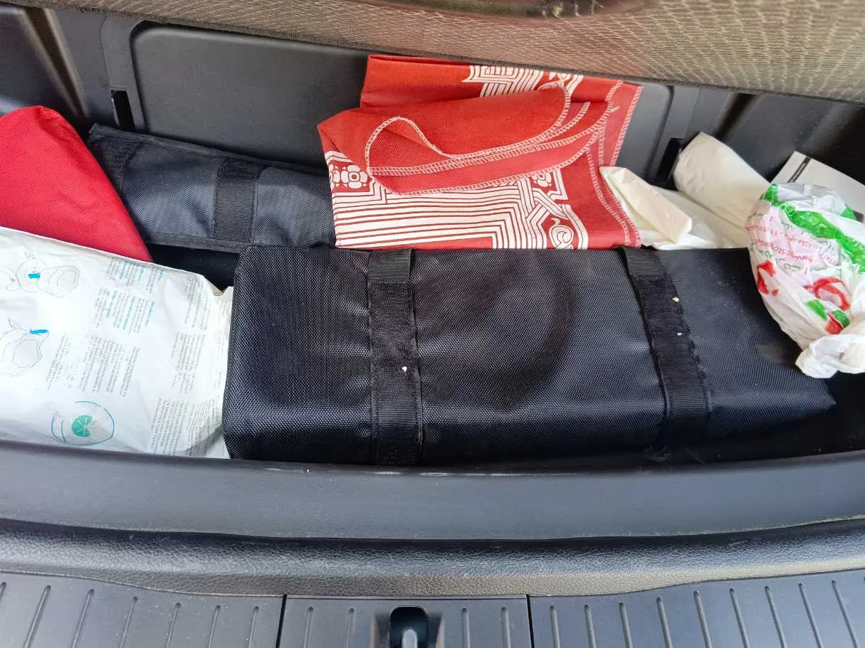 Car image 32