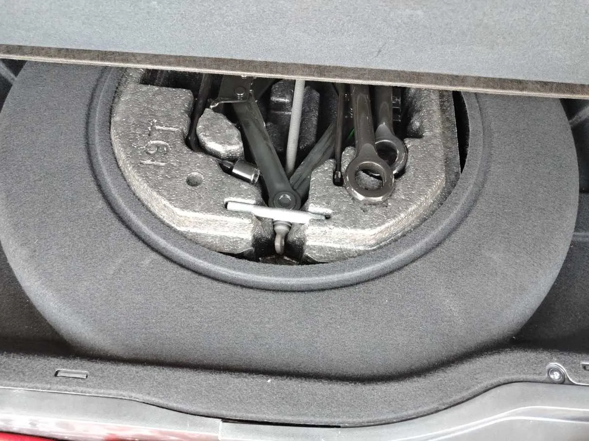 Car image 48