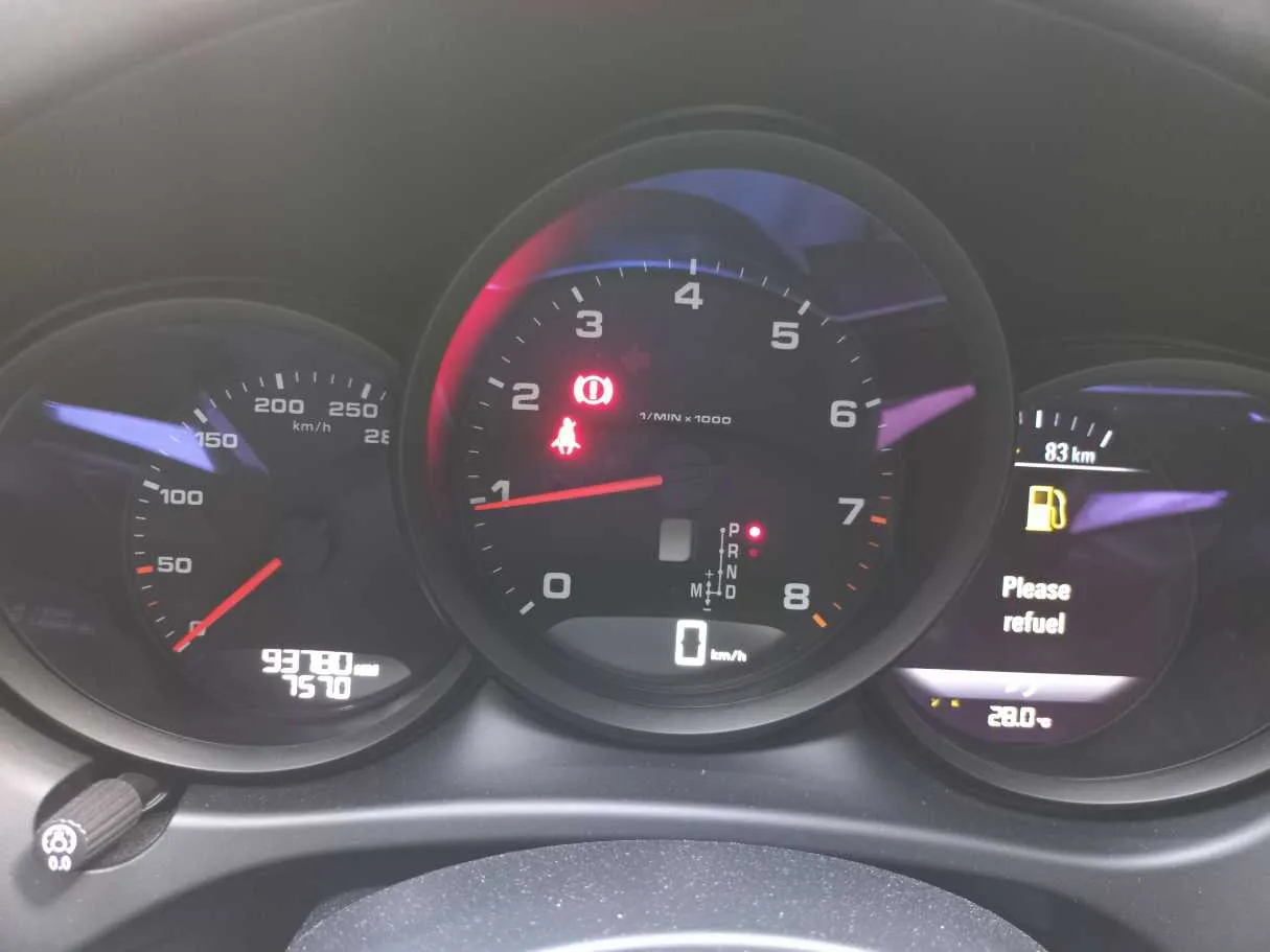 Car image 18
