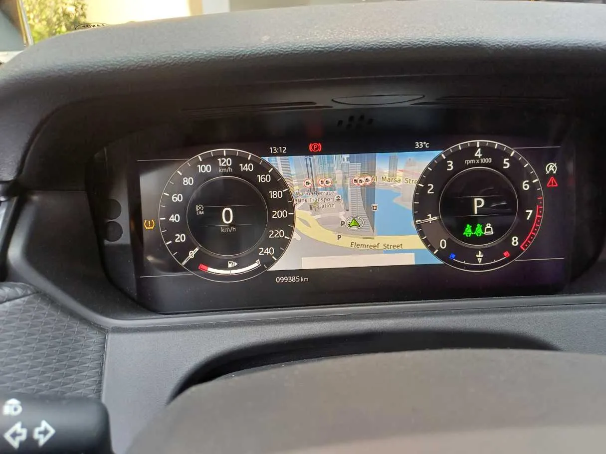 Car image 19