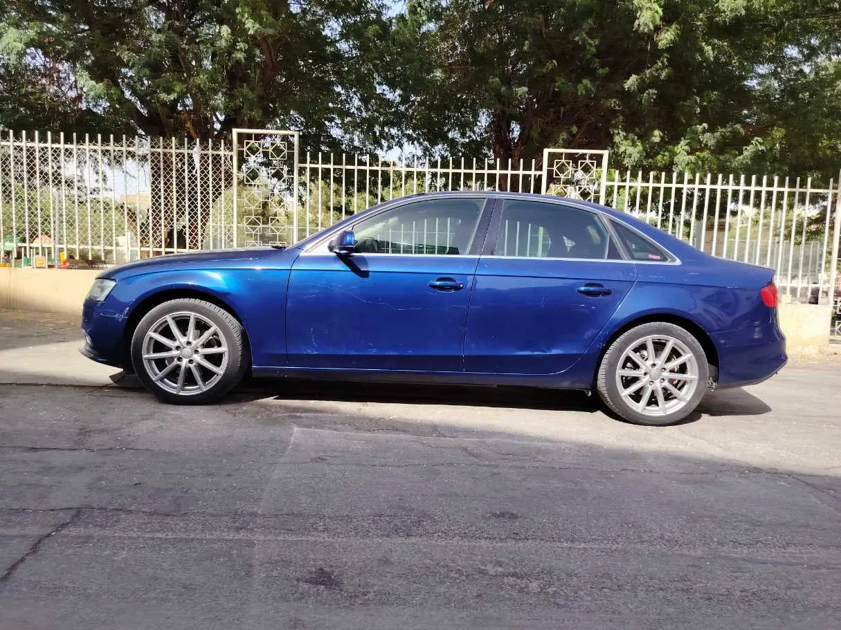 Car image 8