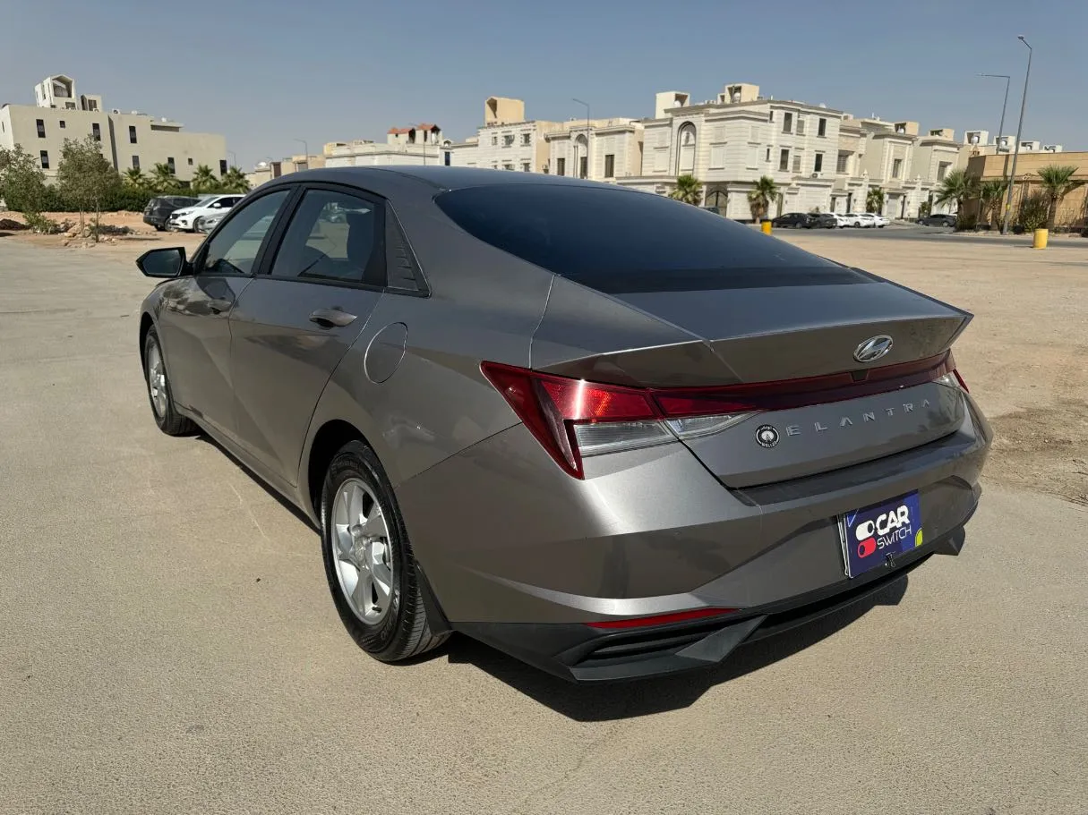 Car image 7