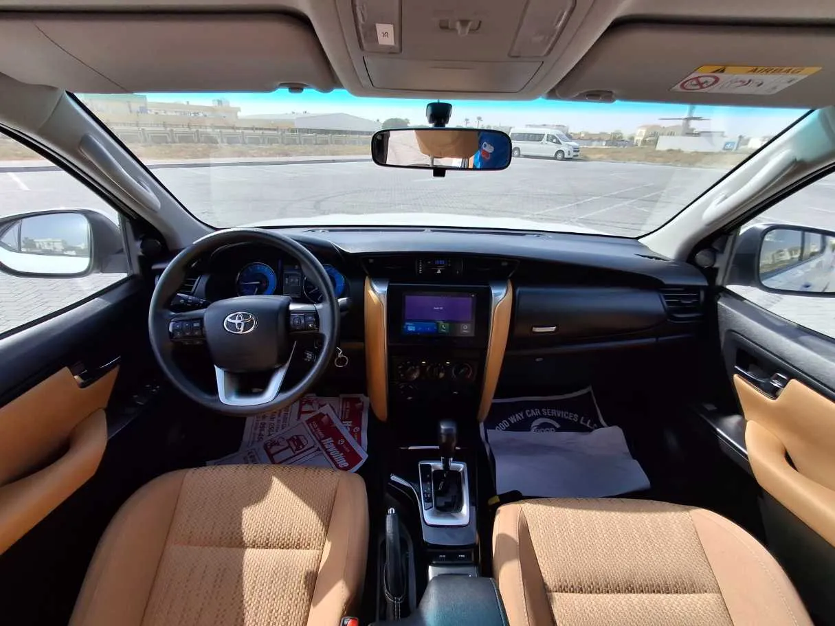 Car image 17