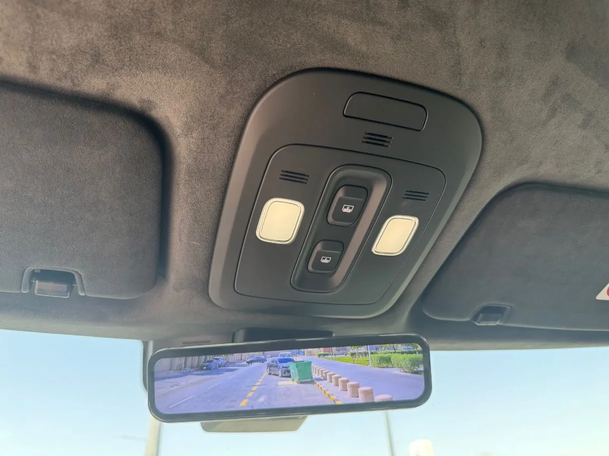Car image 29