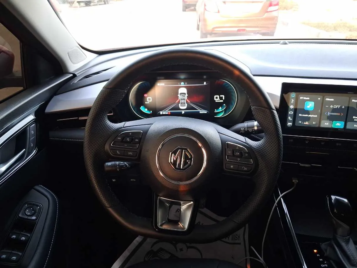 Car image 15