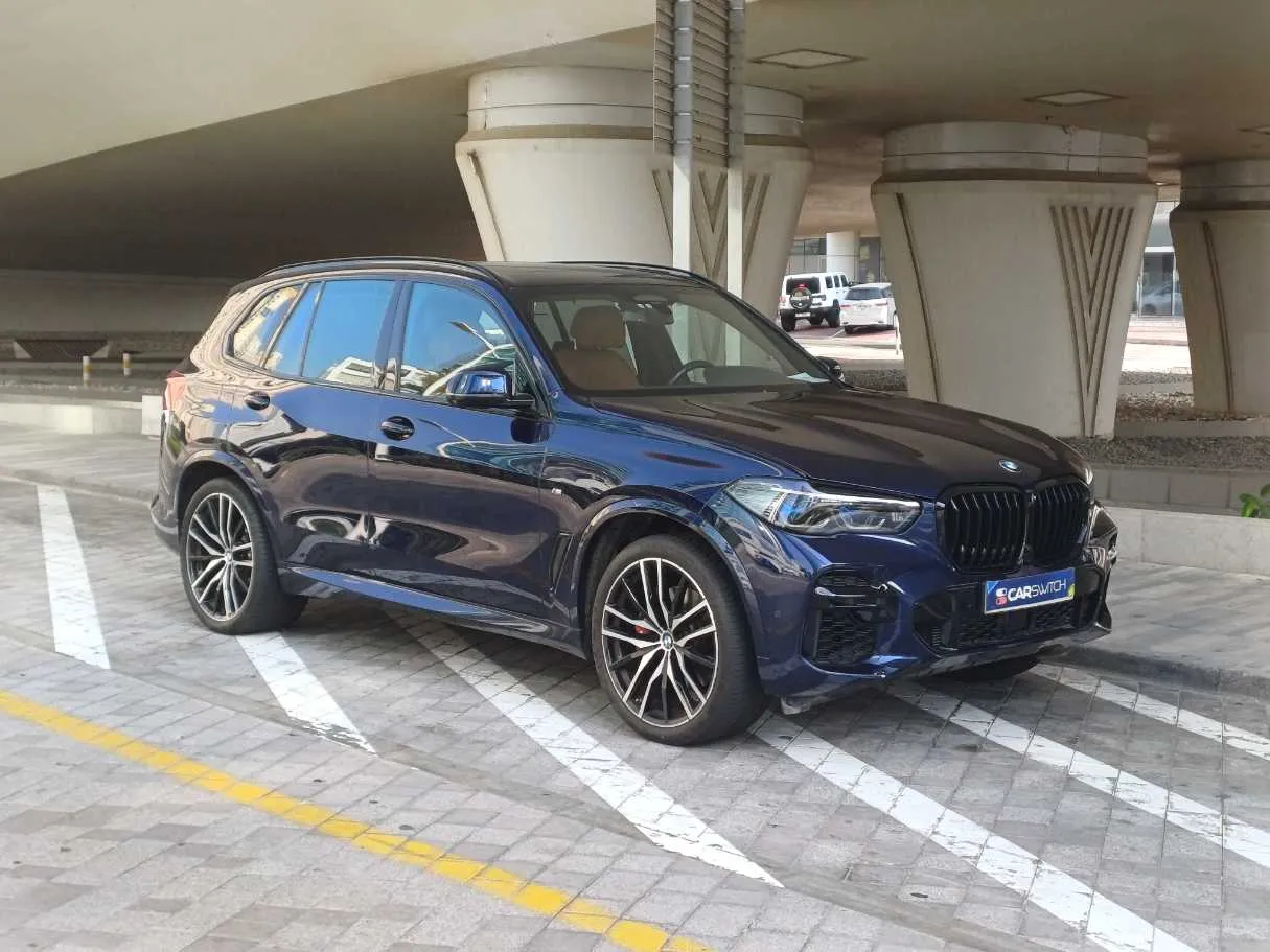 Car image 3