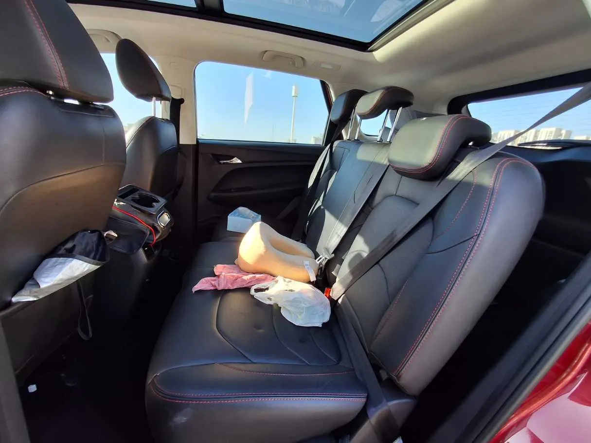 Car image 13