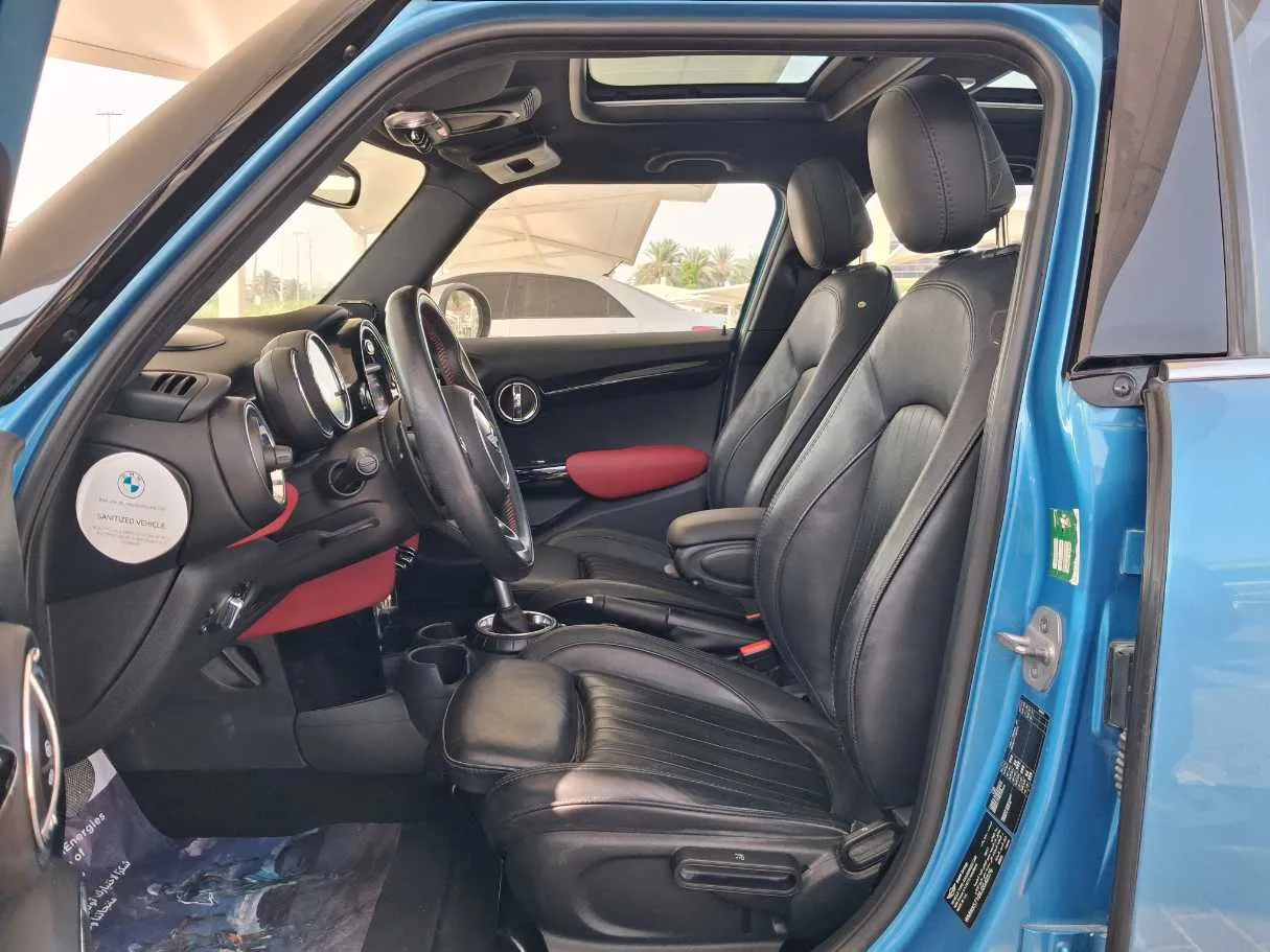 Car image 7