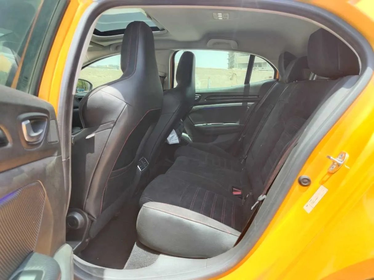 Car image 16