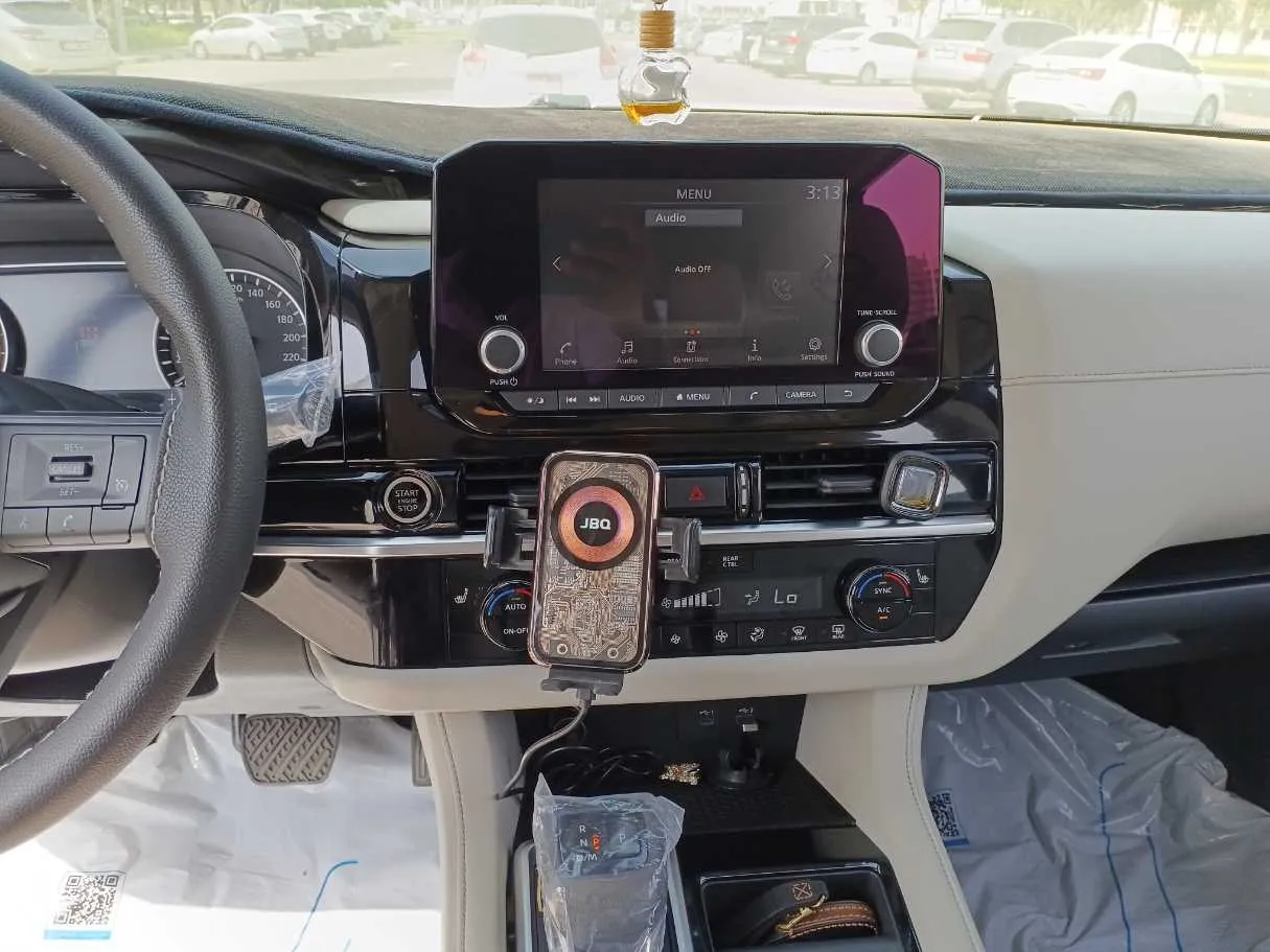 Car image 16