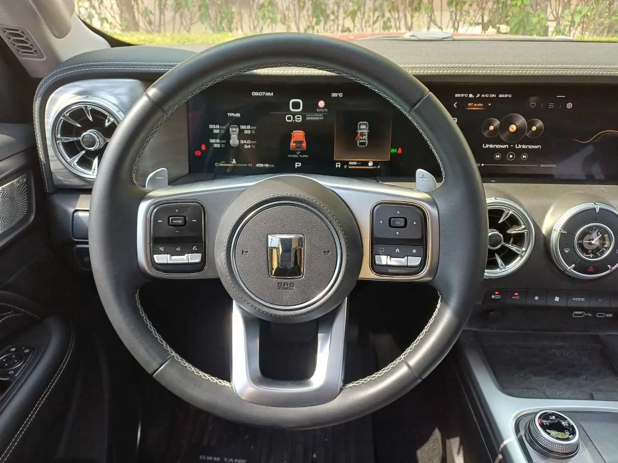 Car image 17